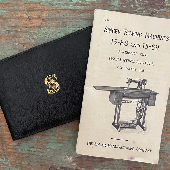 Vintage Singer Sewing Machine Manual 15-88 and 15-89 and Lessons Coupon Booklet - Picture 1 of 4